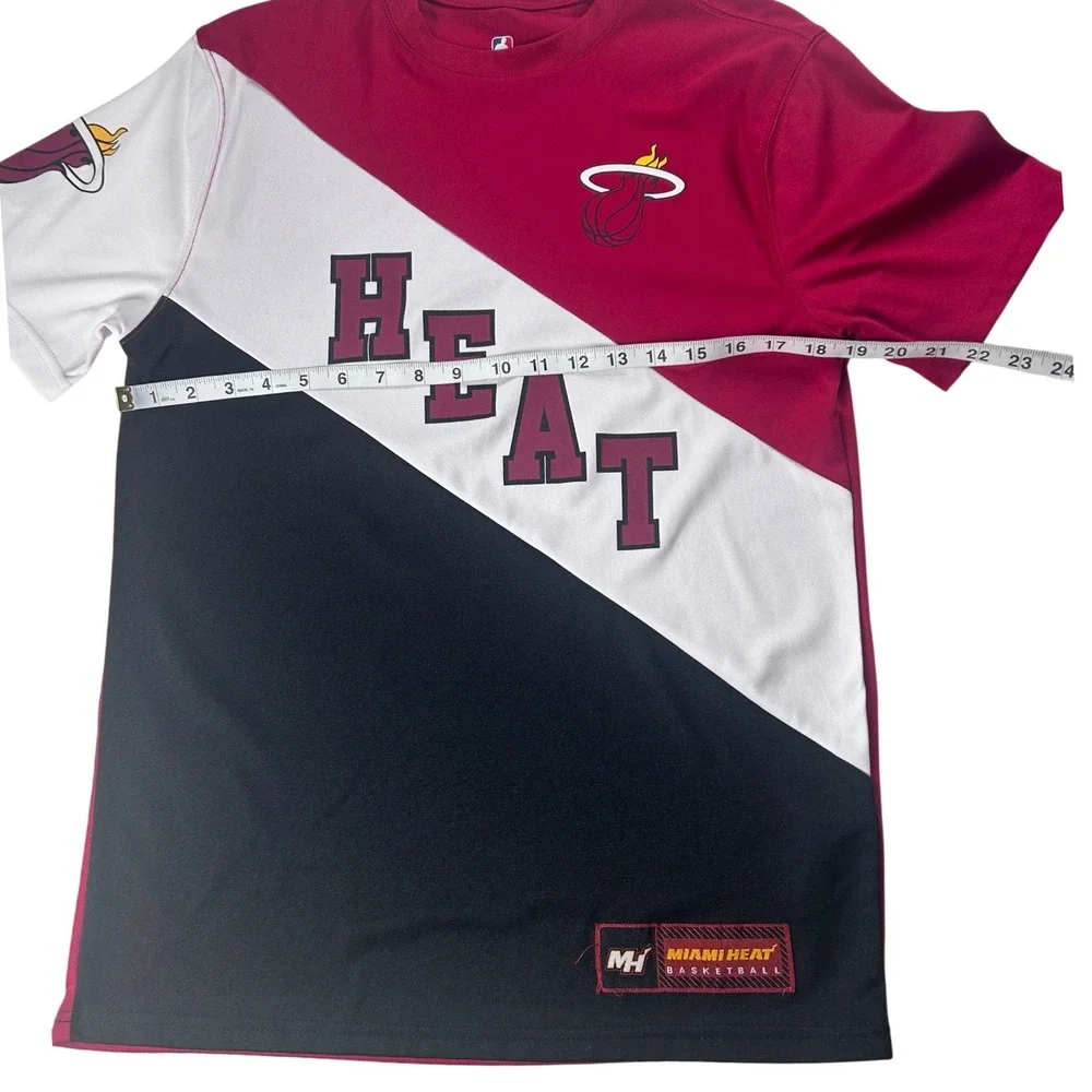 Miami Heat NBA Basketball Graphic T Shirt Men's Size Small Preowned‎